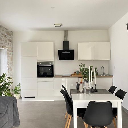 Holiday House Lucia Sukosan Luaran gambar