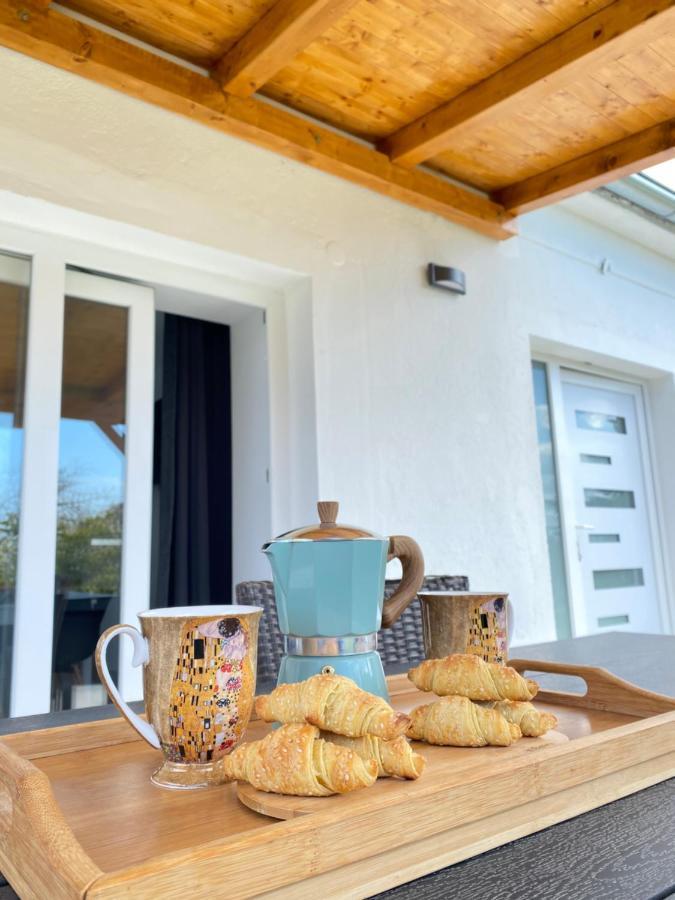 Holiday House Lucia Sukosan Luaran gambar