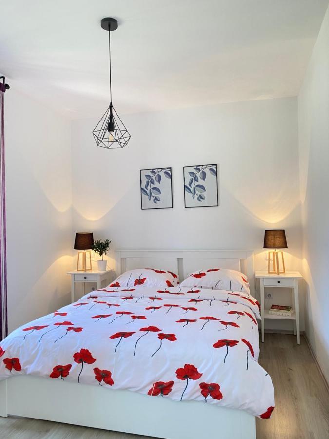 Holiday House Lucia Sukosan Luaran gambar