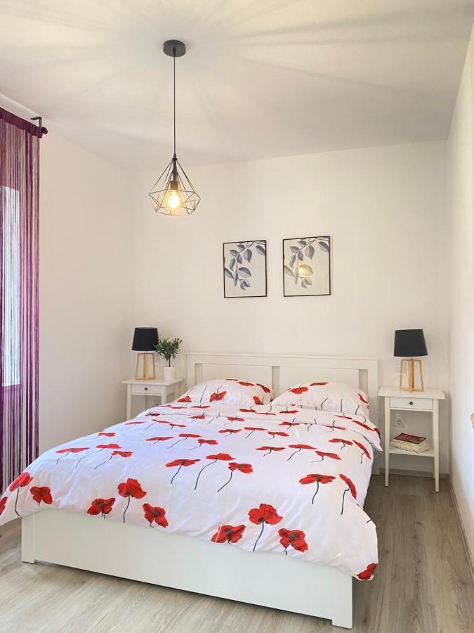 Holiday House Lucia Sukosan Luaran gambar