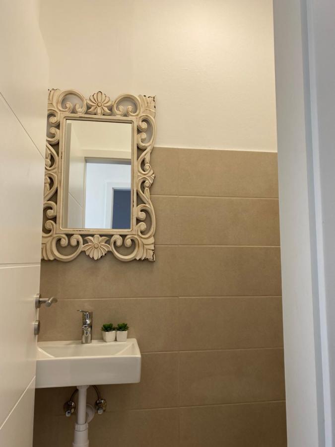 Holiday House Lucia Sukosan Luaran gambar