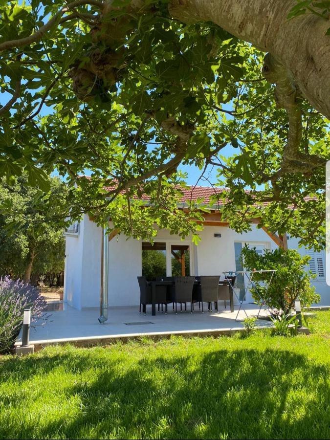 Holiday House Lucia Sukosan Luaran gambar