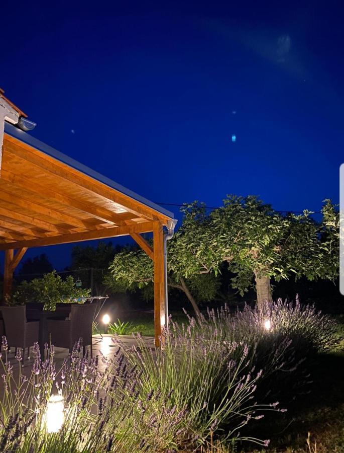 Holiday House Lucia Sukosan Luaran gambar
